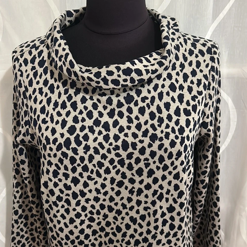 Ann Taylor, Tan & Black Animal Print, Mock Turtleneck, 3/4 Sleeve Top, Medium - Picture 2 of 8